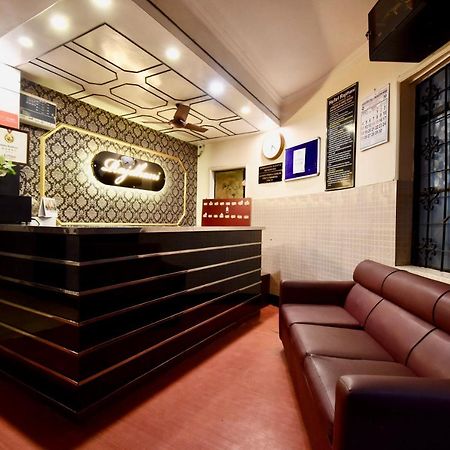 Hotel Rajdhani Бхубанешвар Екстериор снимка