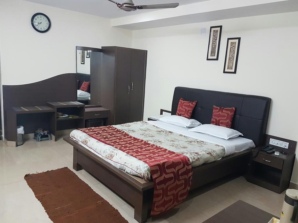 Hotel Rajdhani Бхубанешвар Екстериор снимка