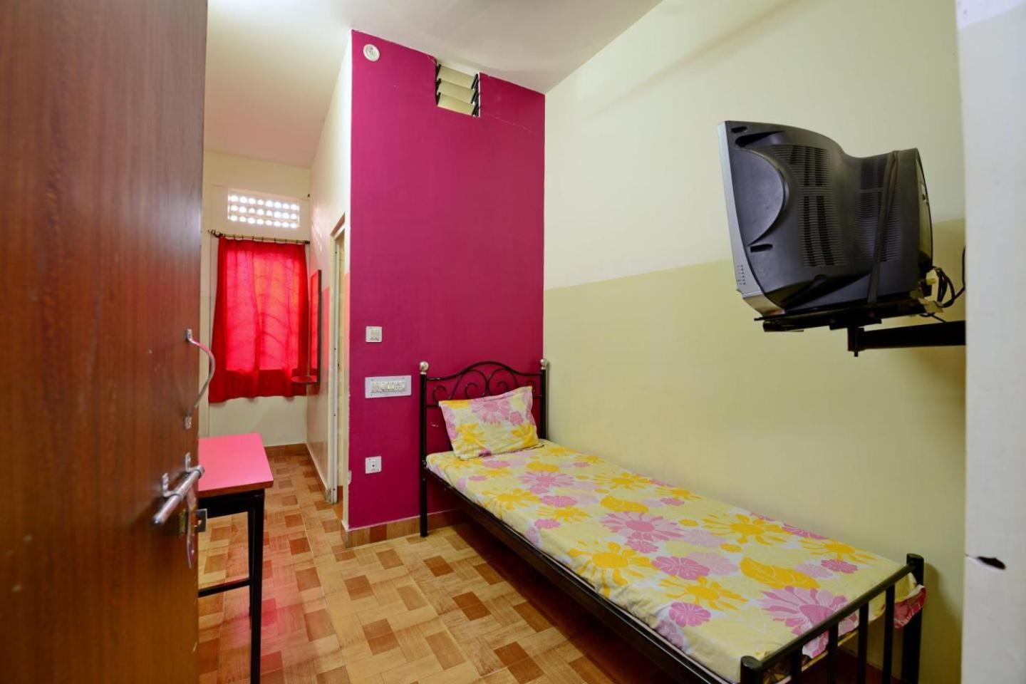 Hotel Rajdhani Бхубанешвар Екстериор снимка