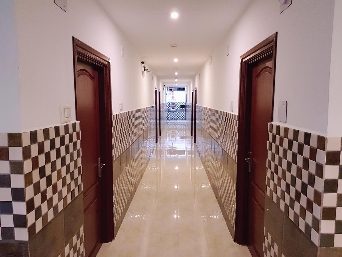 Hotel Rajdhani Бхубанешвар Екстериор снимка