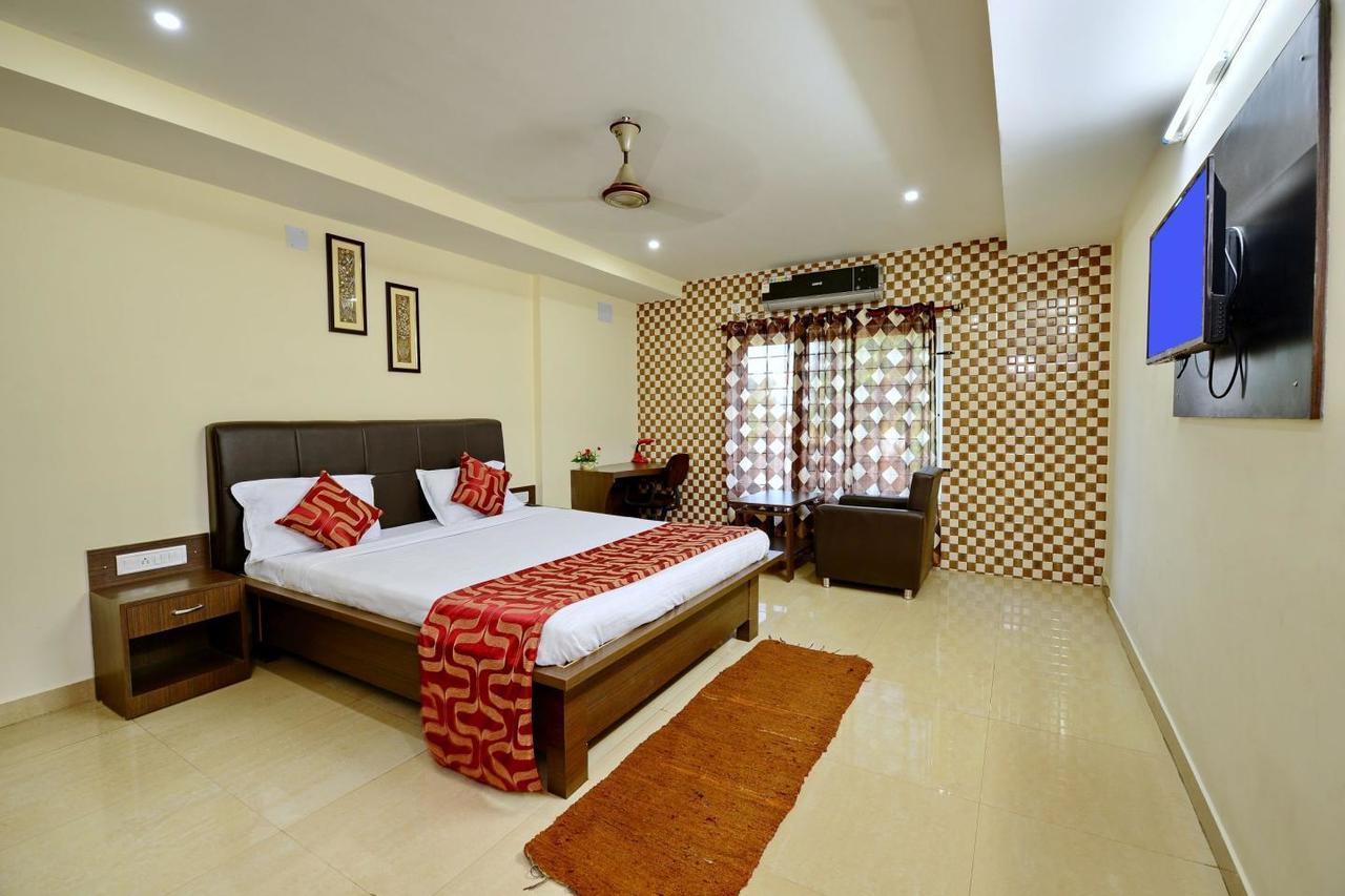 Hotel Rajdhani Бхубанешвар Екстериор снимка