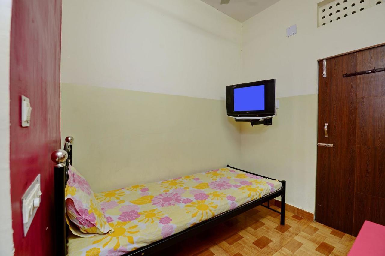 Hotel Rajdhani Бхубанешвар Екстериор снимка