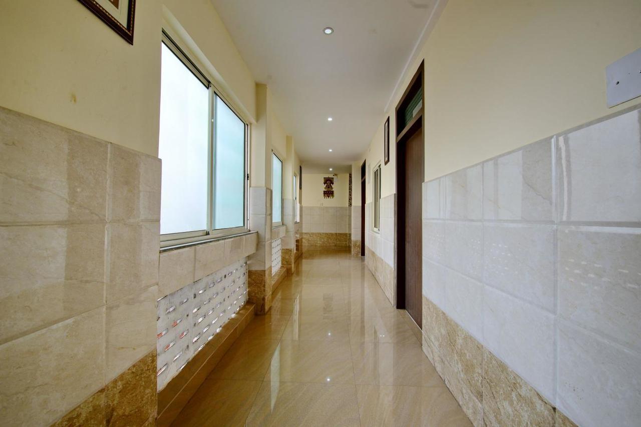 Hotel Rajdhani Бхубанешвар Екстериор снимка