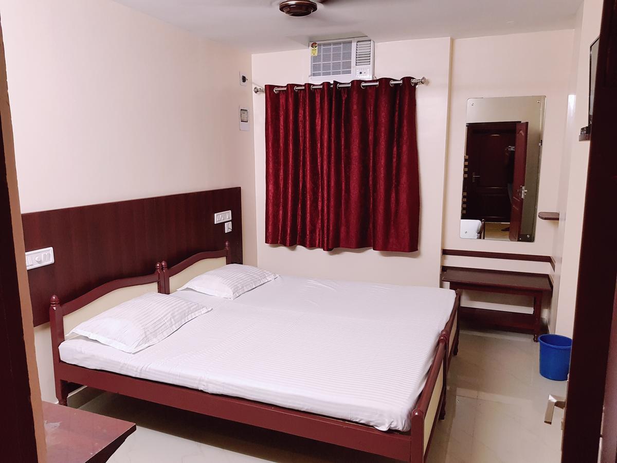 Hotel Rajdhani Бхубанешвар Екстериор снимка